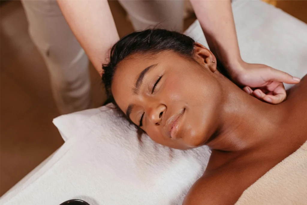 A picture of a happy customer | Authentic Thai Massage in Tammisaari